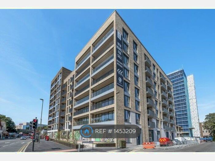 1 Bedroom Flat To Rent In Kempton House, Staines-Upon-Thames, TW18