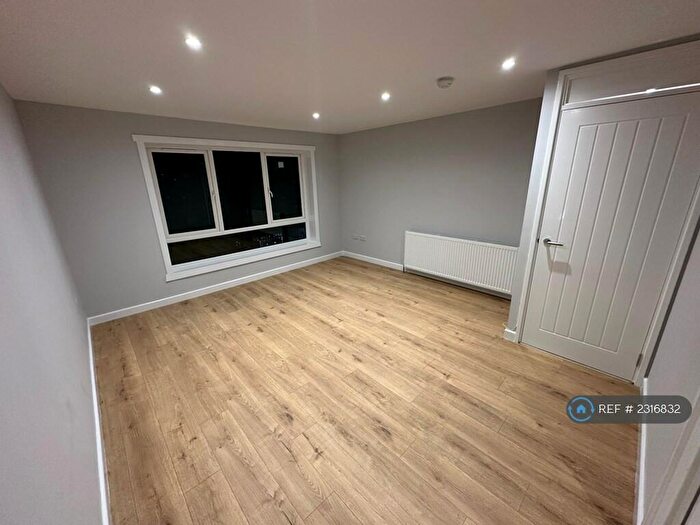 2 Bedroom Flat To Rent In Stirling Way, Renfrew, PA4