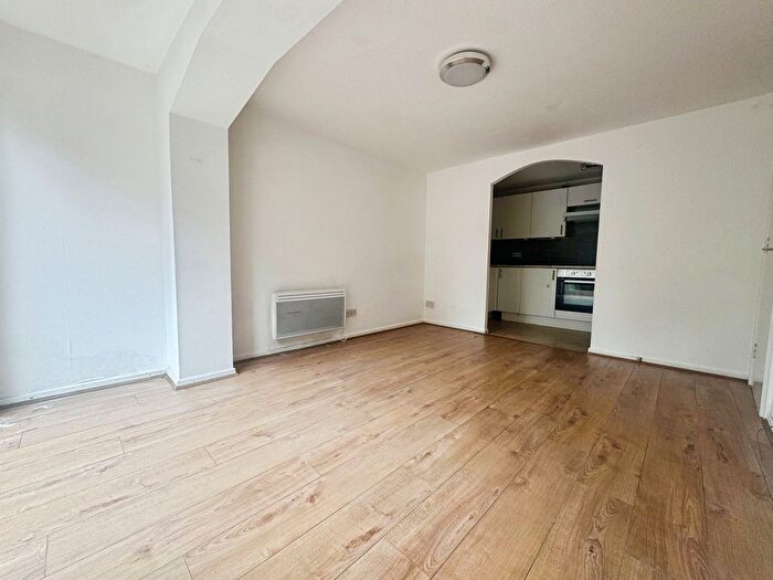 2 Bedroom Flat To Rent In Eleanor Way, Westminster Court Eleanor Way, EN8