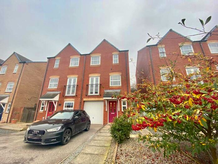 3 Bedroom Town House To Rent In Sunset View, Dipton, DH9