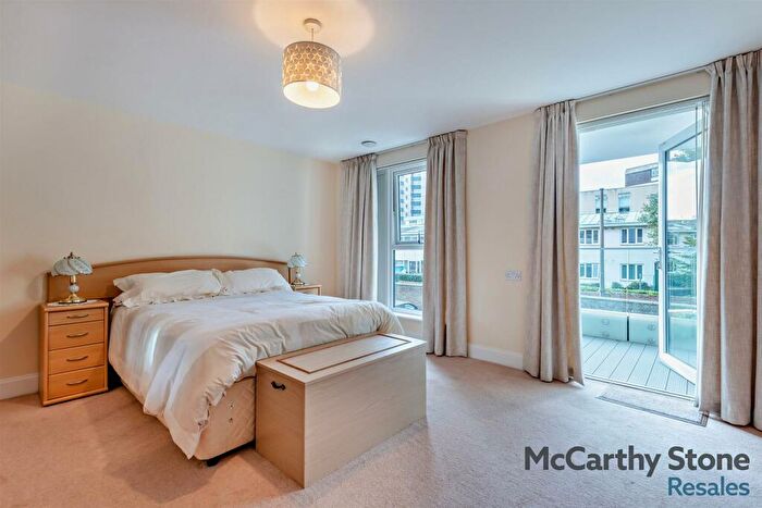 1 Bedroom Apartment For Sale In Horizons, Churchfield Road, Poole, BH15