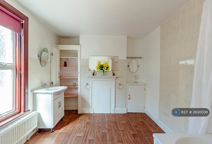 4 Bedroom Terraced House To Rent In Landseer Road, N19