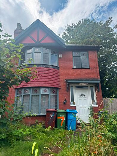 3 Bedroom Semi-Detached House For Sale In Smedley Avenue, Manchester, M8