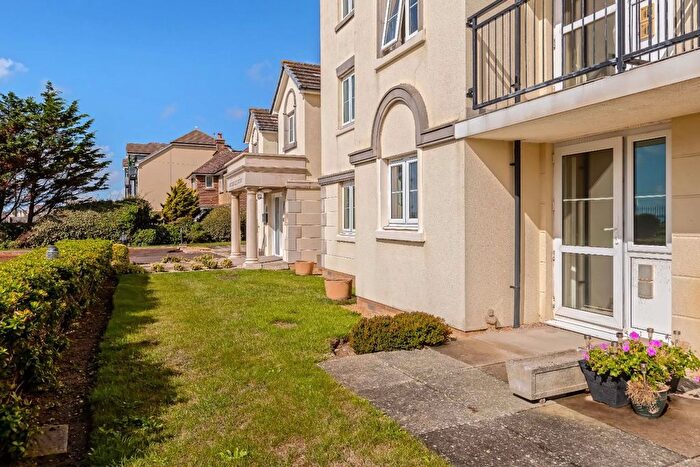 2 Bedroom Property For Sale In Brighton Road, Lancing, BN15