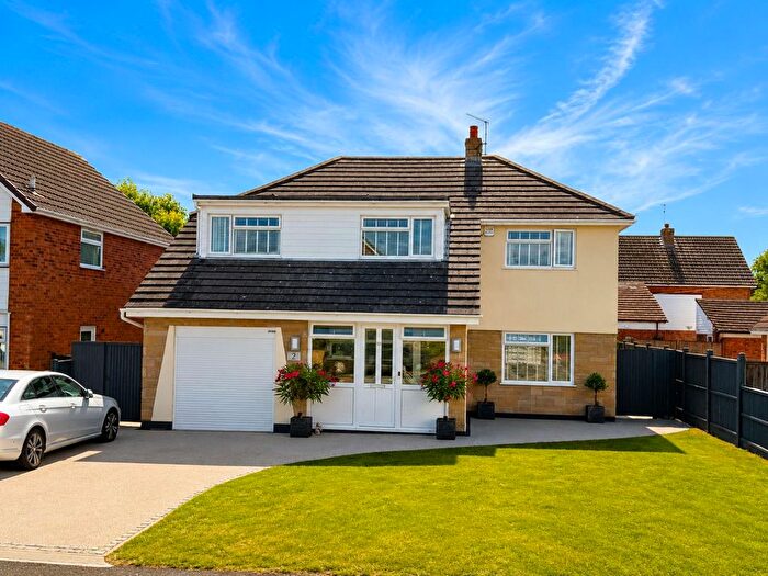 4 Bedroom Detached House For Sale In Blenheim Road, Littlestone, New Romney, TN28