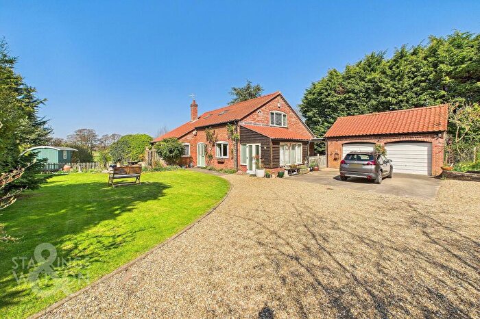 4 Bedroom Detached House For Sale In Beccles Road, Bungay, NR35