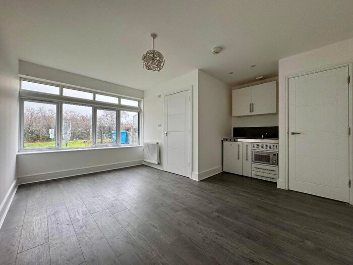 1 Bedroom Flat To Rent In Shield House, Elizabeth Way, Harlow, Harlow, CM19