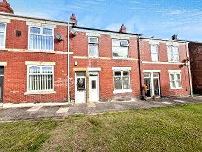 3 Bedroom Flat For Sale In Beresford Street, Gateshead, Tyne And Wear, NE11