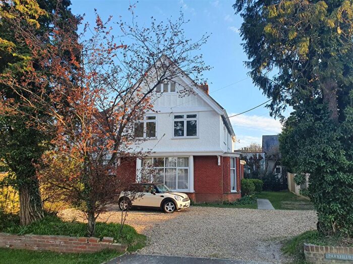 2 Bedroom Flat To Rent In Oakwood Road, Burgess Hill, RH15