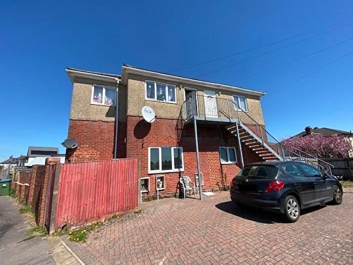 1 Bedroom Flat To Rent In Rownhams Road, Southampton, Hampshire, SO16