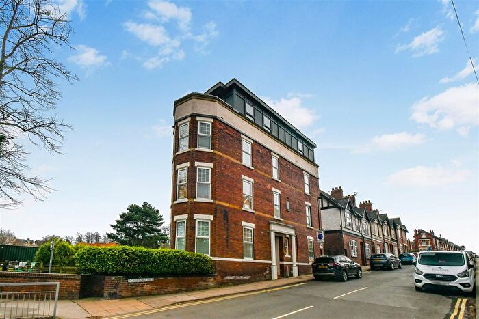2 Bedroom Flat For Sale In Scarcroft Hill, York, YO24
