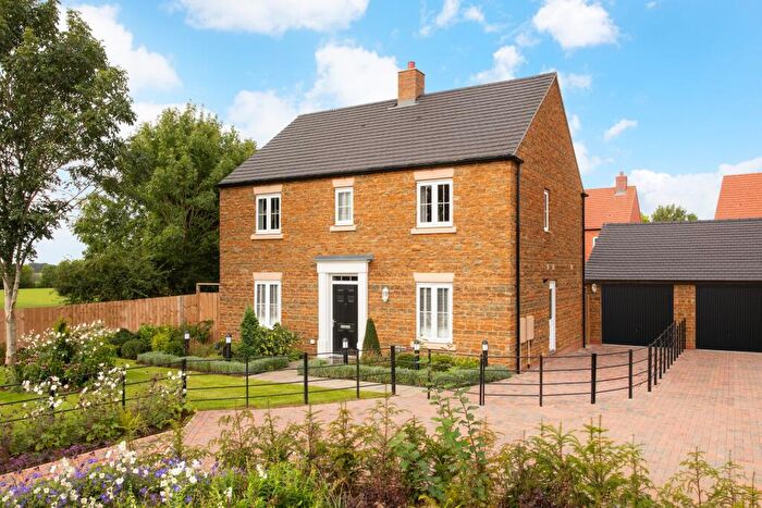 4 Bedroom Detached House For Sale In White Post Road, Bodicote, Banbury, OX15