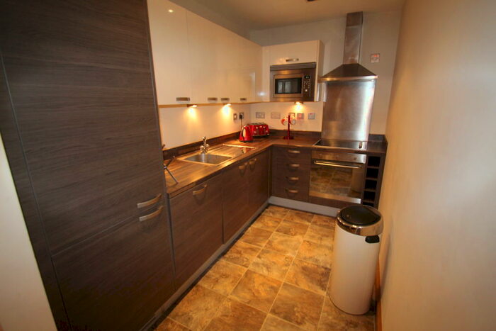 2 Bedroom Apartment To Rent In Hutcheson Street, Merchant City, G1