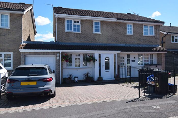 3 Bedroom Semi-Detached House For Sale In Poplar Road, Bridgwater, TA6
