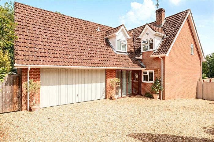 4 Bedroom Detached House For Sale In Harthill Drove, Redlynch, Salisbury, Wiltshire, SP5