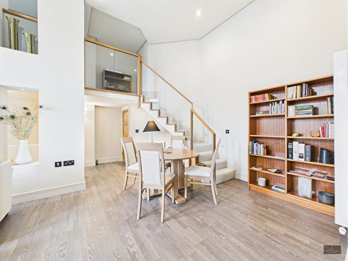 2 Bedroom Flat For Sale In Southernhay East., Exeter, EX1