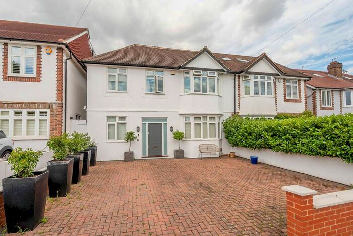 5 Bedroom Property To Rent In Valonia Gardens, West Hill, London, SW18