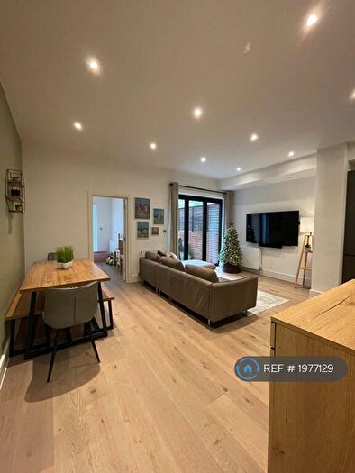 3 Bedroom Flat To Rent In Woodcote Valley Road, Purley, CR8