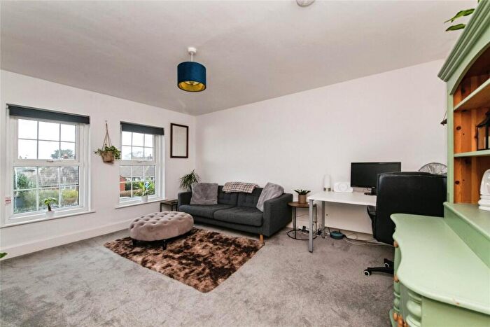 1 Bedroom Flat For Sale In Salterton Road, Exmouth, Devon, EX8