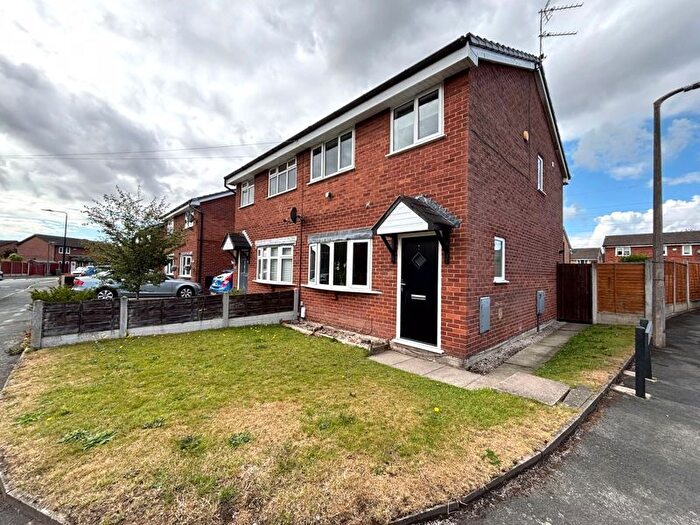 3 Bedroom Semi-Detached House For Sale In Sheldrake Road, Broadheath, WA14