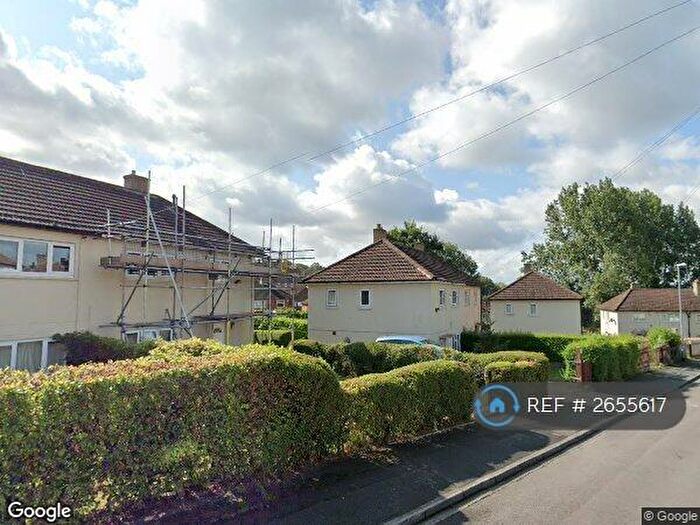3 Bedroom Semi-Detached House To Rent In Monkswood Bank, Leeds, LS14