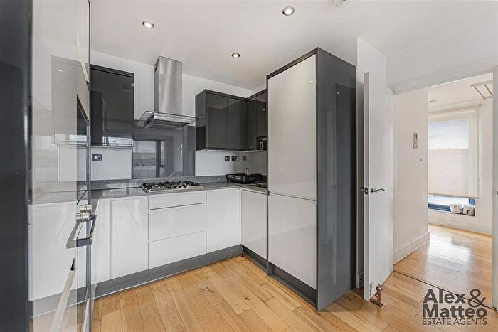 1 Bedroom Flat To Rent In Trundleys Road, Canada Water, SE8