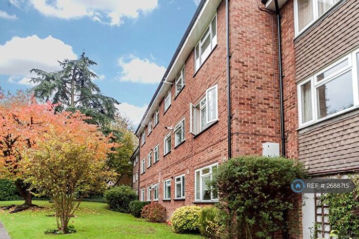 2 Bedroom Flat To Rent In Avondale Court, Sutton, SM2