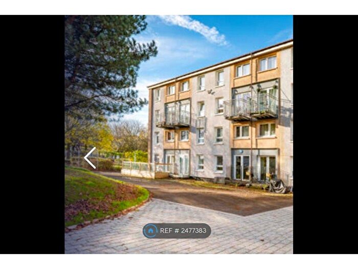 2 Bedroom Maisonette To Rent In Hallside Place, Glasgow, G5