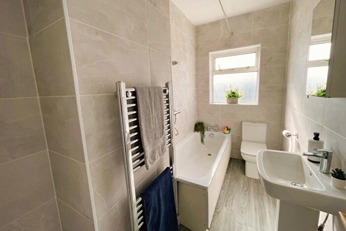 3 Bedroom Terraced House For Sale In Derbyshire Lane, Sheffield, S8
