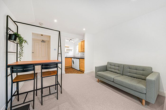 1 Bedroom Flat To Rent In Northcote Road, London, SW11