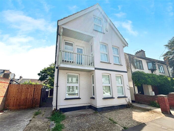 1 Bedroom Apartment For Sale In Hildaville Drive, Westcliff-on-Sea, Essex, SS0