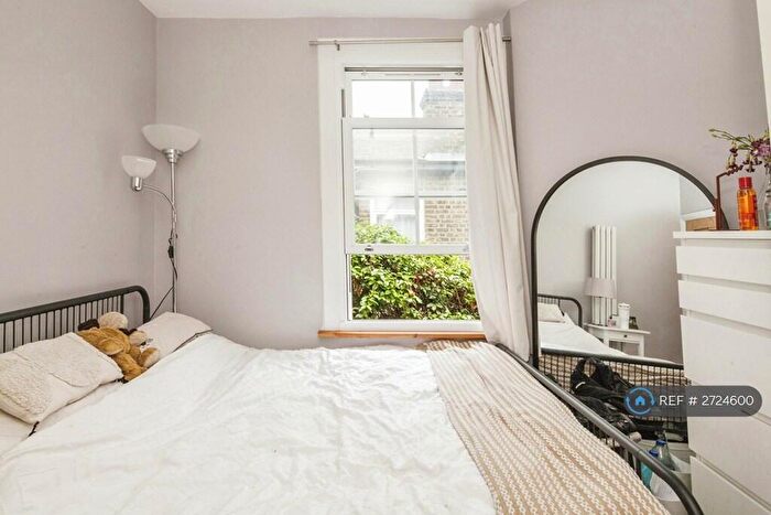 3 Bedroom Maisonette To Rent In Dornton Road, London, SW12