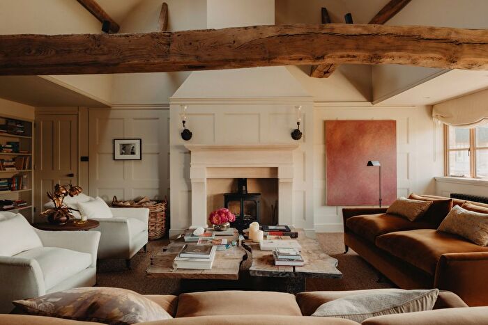5 Bedroom Property For Sale In Gloucester Road Stratton, Stratton, Cirencester, GL7