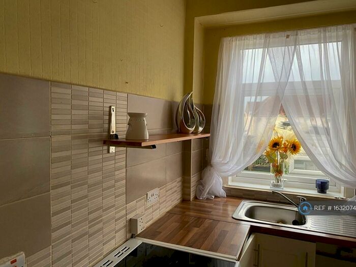 3 Bedroom Flat To Rent In Brewland Street, Galston, KA4