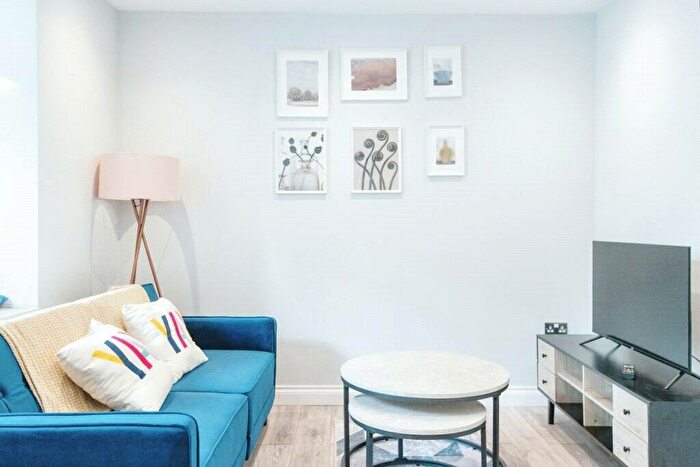 1 Bedroom Apartment For Sale In Foxberry Road, London, SE4