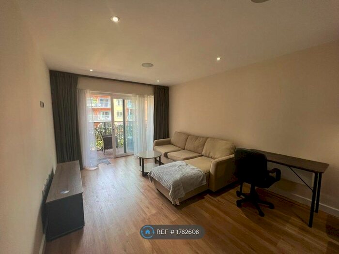 1 Bedroom Flat To Rent In Aerodrome Road, London, NW9