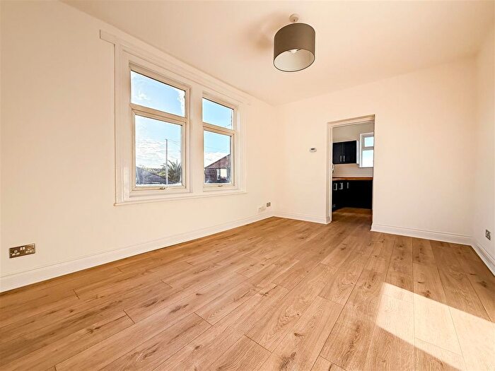 1 Bedroom Flat For Sale In Copnor Road, Portsmouth, PO3