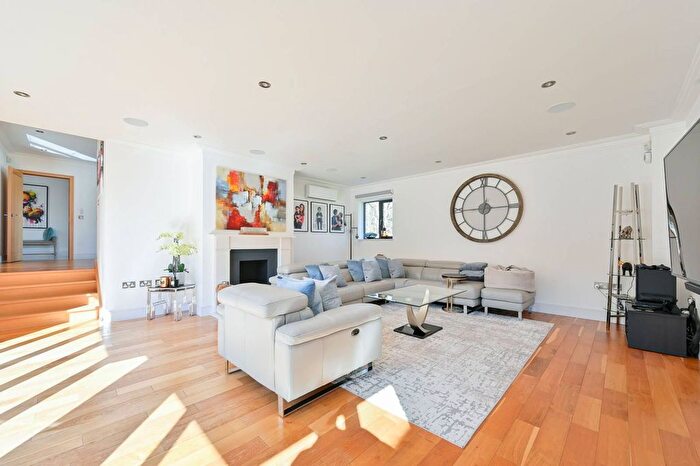 5 Bedroom Detached House For Sale In The Harlequins, Sandy Lane, Bushey, WD23