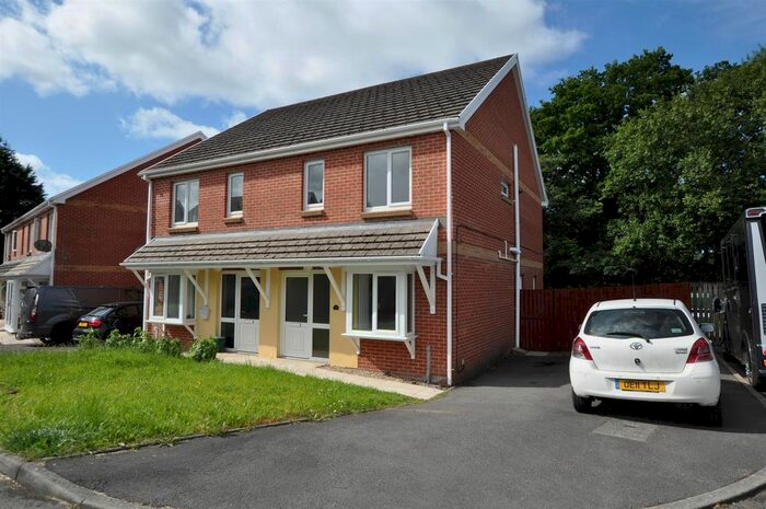 3 Bedroom Semi-Detached House To Rent In Clos Y Cwm, Penygroes, Llanelli, SA14