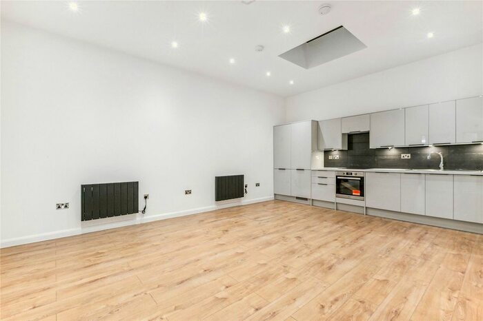 2 Bedroom Terraced House To Rent In Chiswick High Road, London, W4