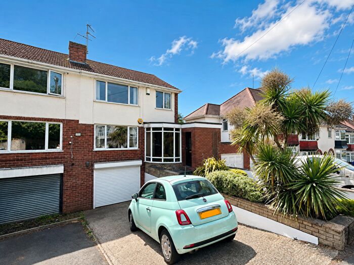 3 Bedroom Semi-Detached House For Sale In Himley Road, Dudley, DY1