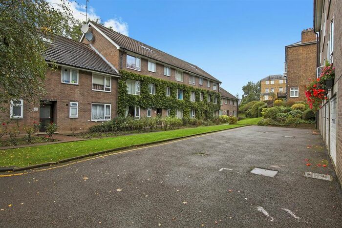 1 Bedroom Flat For Sale In Moat Lodge, London Road, Harrow On The Hill, HA1