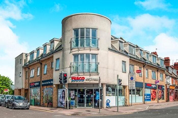 1 Bedroom Flat To Rent In Harwoods Road, Watford, WD18
