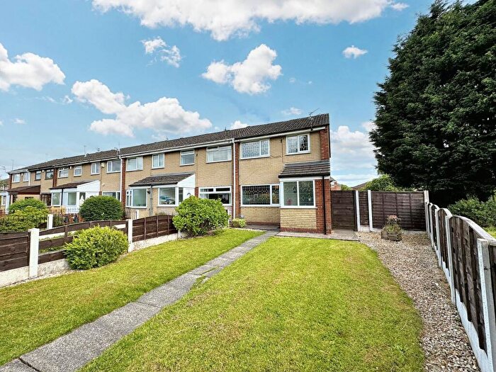 3 Bedroom Terraced House For Sale In Naseby Walk, Whitefield, M45