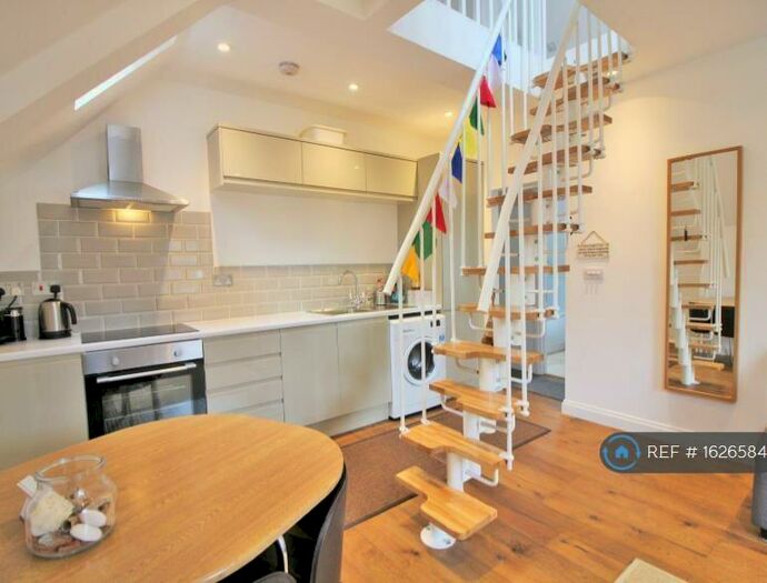 2 Bedroom Flat To Rent In Manilla Road, Bristol, BS8