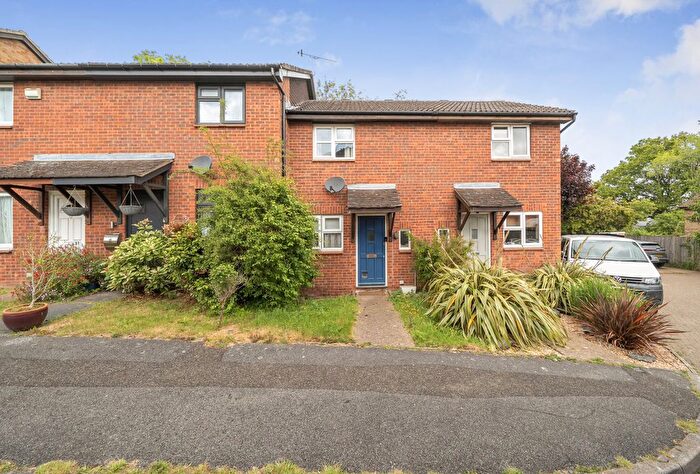1 Bedroom Terraced House For Sale In Ashenden Walk, Tunbridge Wells, Kent, TN2