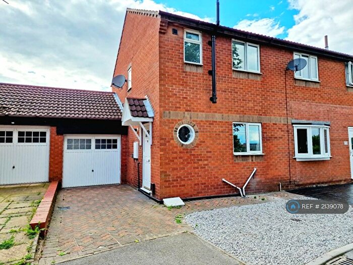 2 Bedroom Semi-Detached House To Rent In Winchester Mews, Doncaster, DN11