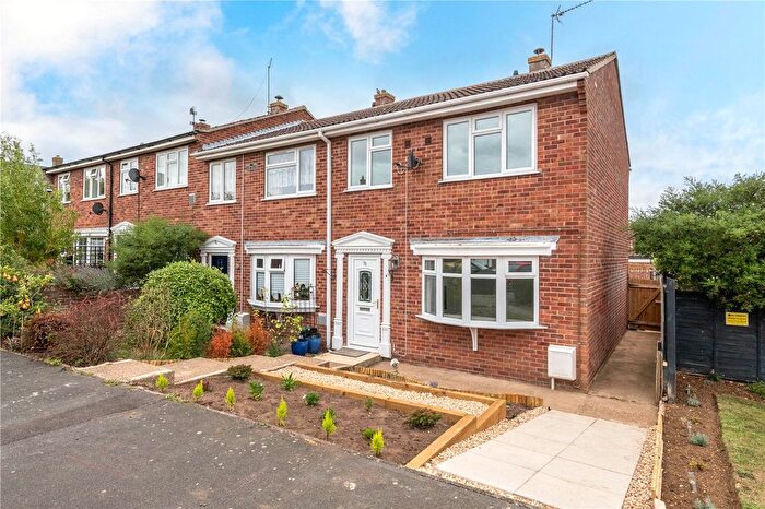 3 Bedroom End Of Terrace House For Sale In Edmunds Road, Cranwell Village, Sleaford, Lincolnshire, NG34