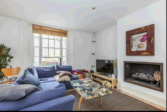 2 Bedroom Flat To Rent In Hoxton Street, London, N1
