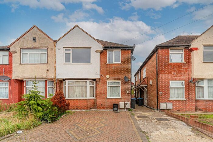 2 Bedroom Maisonette For Sale In Sandhurst Road, Edmonton, N9